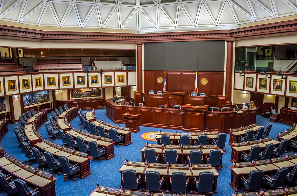 Propuesta legislativa permitirá a DeSantis lanzarse a la presidencia sin renunciar al cargo de gobernador