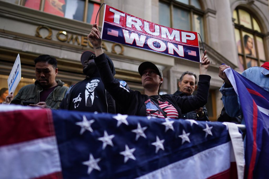 El expresidente llega a la Torre Trump en medio de una gran expectación
