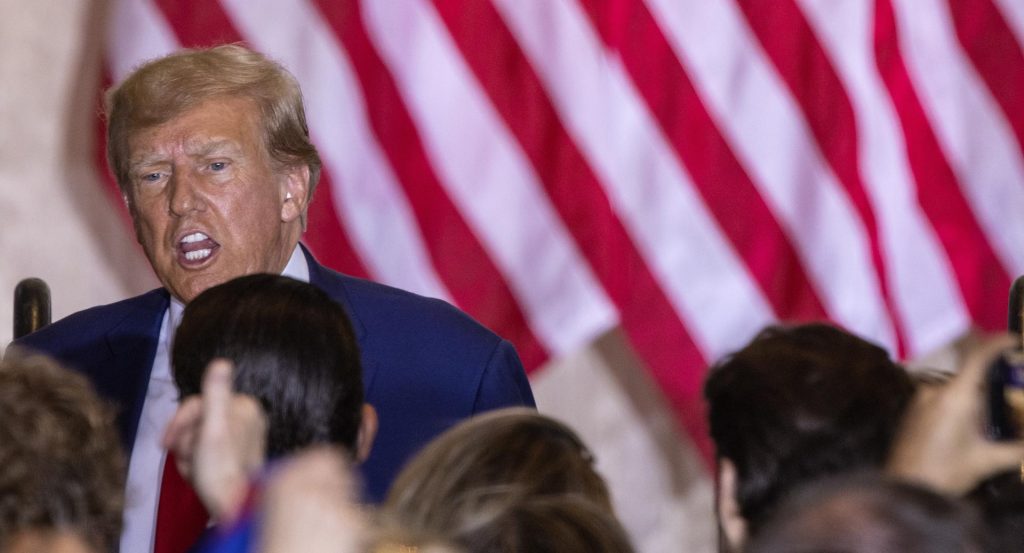 Si lo condenan, Trump no retirará su candidatura presidencial porque él nunca deserta