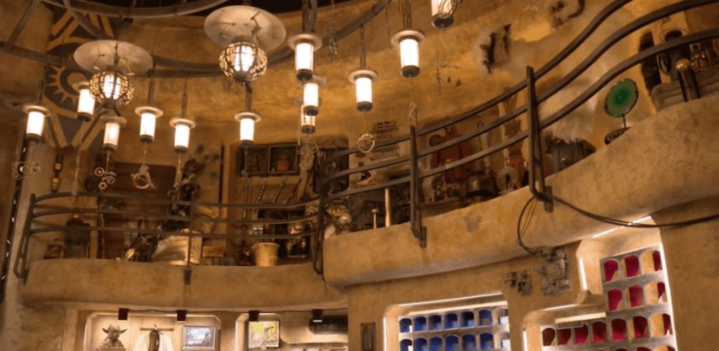 Arrestaron empleado de Disney por grabar videos "bajo la falda" de visitantes