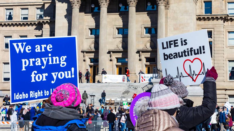 Idaho penalizará con cárcel a quienes ayuden a menores a abortar