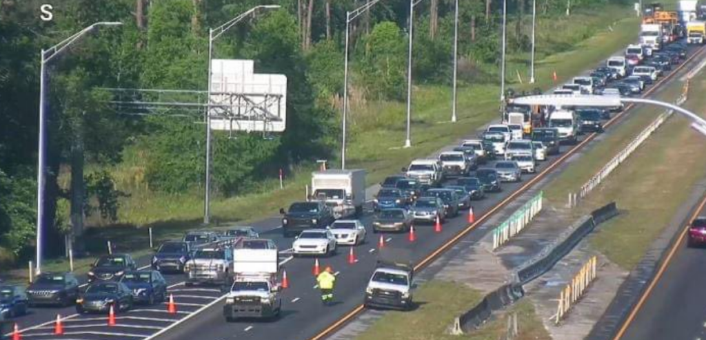 Choque fatal obliga al cierre de la SR-528 del condado de Orange