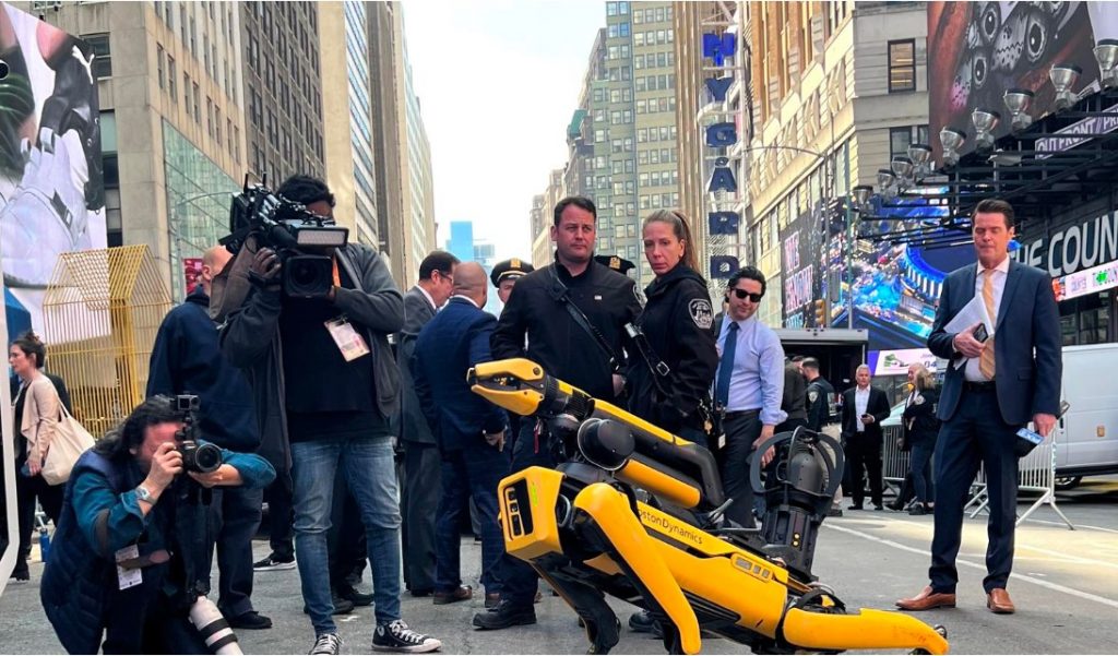 Nueva York presenta los nuevos robots que ayudarán a su policía a patrullar