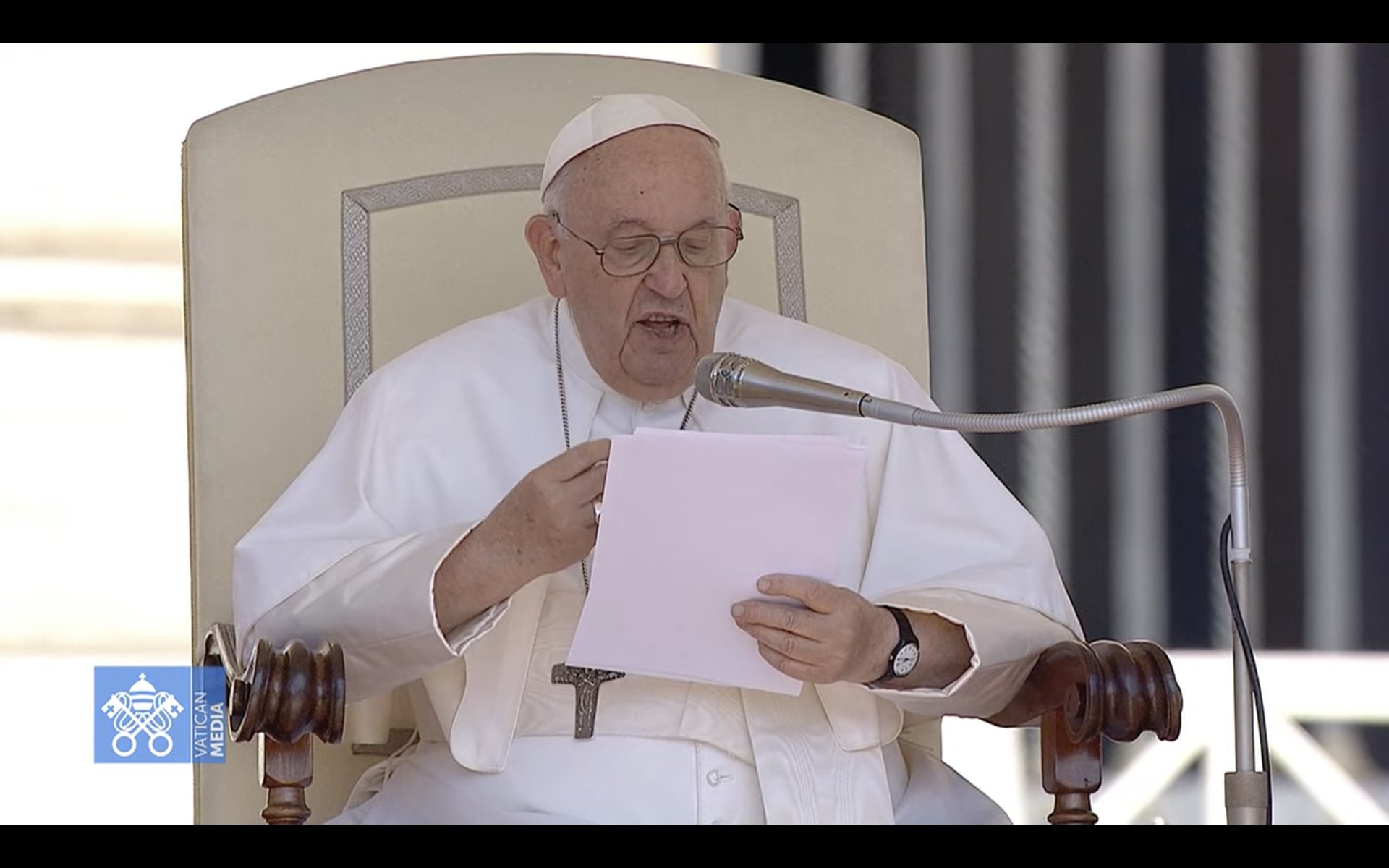 Papa Francisco hospitalizado para una intervención quirúrgica de emergencia