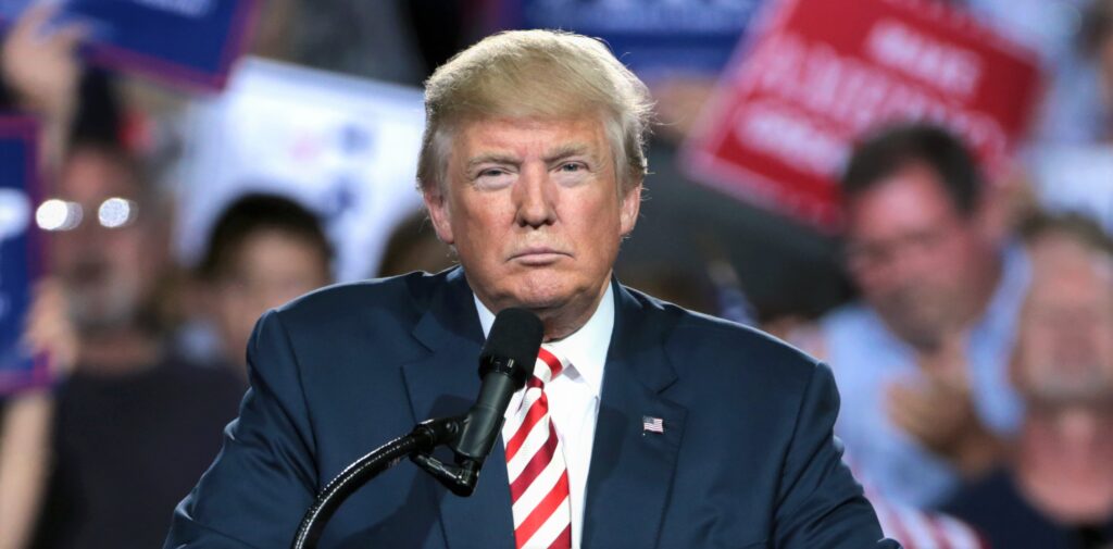 Trump se defiende de la acusación de violación de Carroll con una demanda por difamación