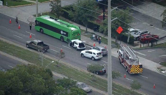 Accidente de autobús dejó 10 heridos en el Condado de Orange