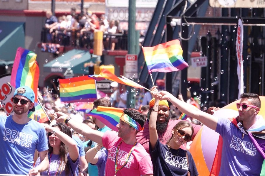 Juez federal de EEUU anuló la ley que restringe los espectáculos drag en Tennessee