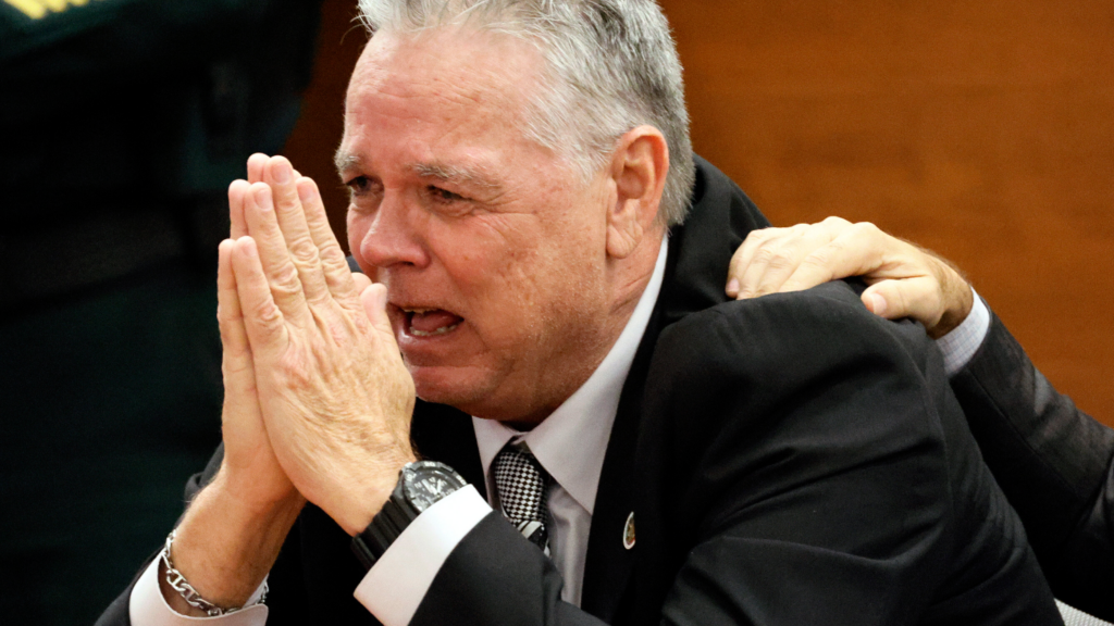 Agente de Florida absuelto de todos los cargos por no actuar durante tiroteo en escuela de Parkland