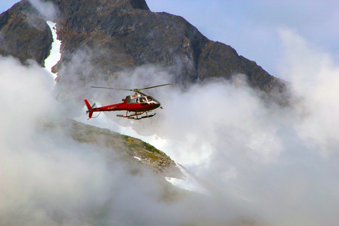 Cinco turistas mexicanos pirden la vida al estrellarse un helicóptero en el Everest nepalí