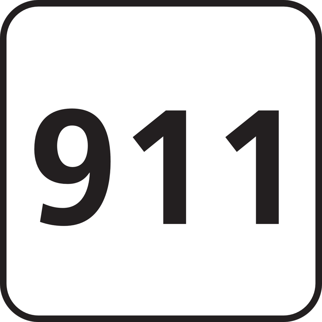 Instalan 3 estaciones de emergencia 911 en Courthouse Square