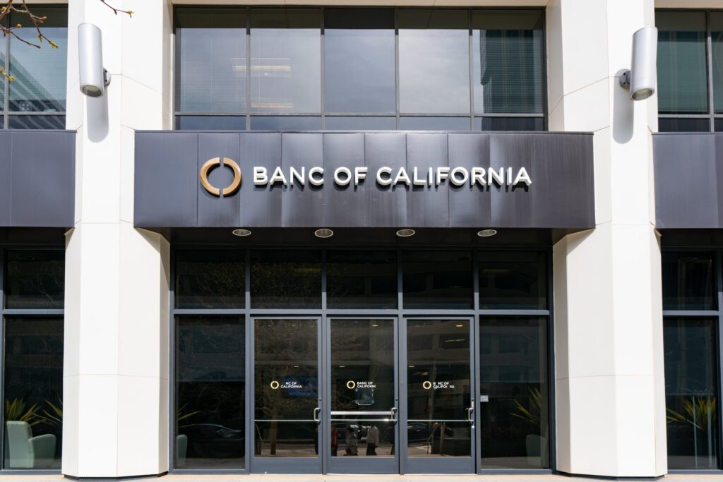 Banc of California y PacWest Bancorp se fusionan