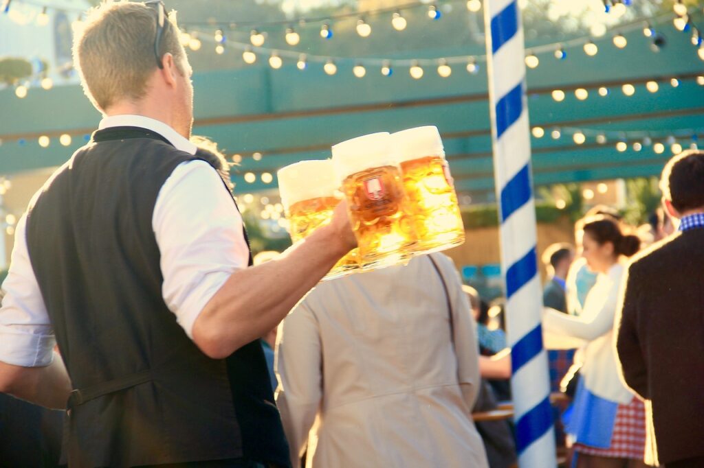 SeaWorld Orlando extiende la promoción de cerveza gratis hasta septiembre