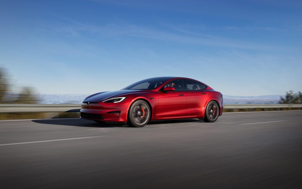 Accidente de Tesla en la SR 417 causó un muerto y 2 heridos graves