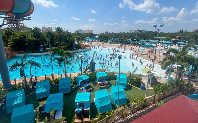 Una persona hospitalizada tras exposición al cloro en Aquatica Orlando
