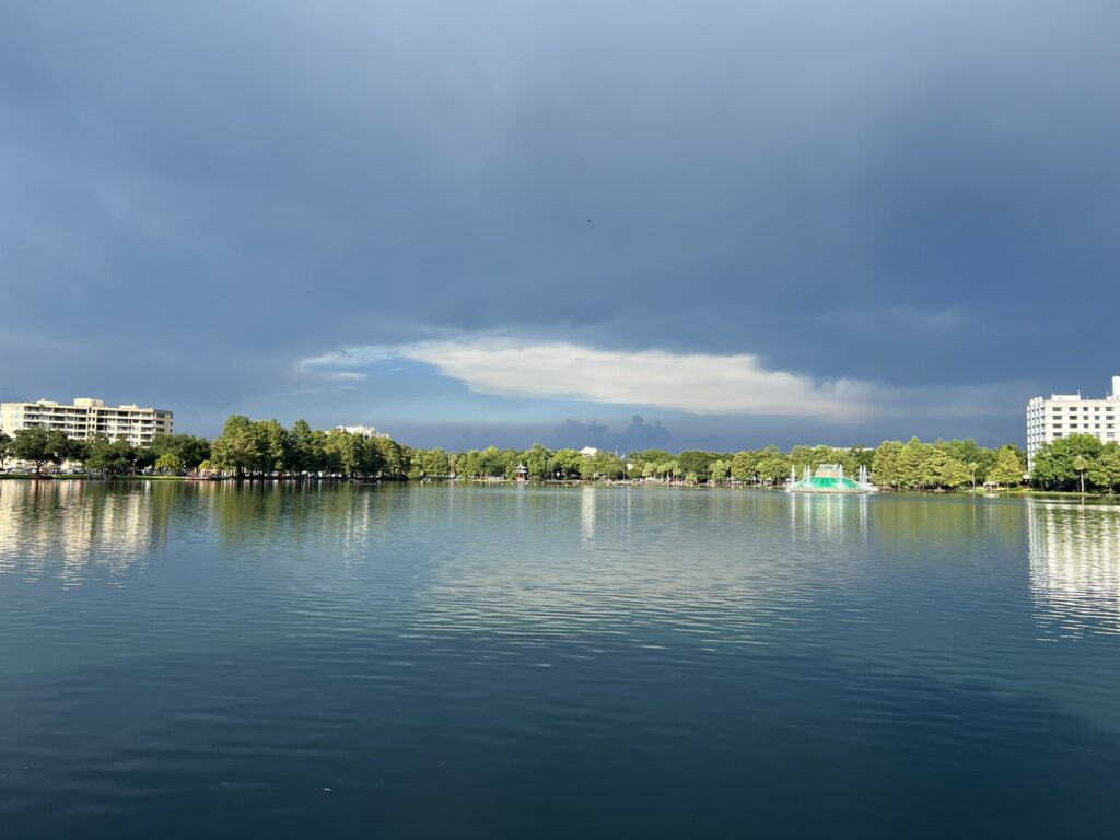 Continúa la lluvia dispersa este domingo en Florida