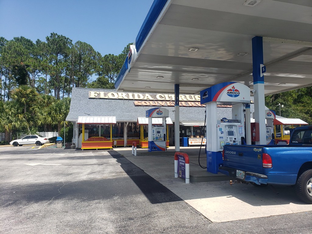 Autoridades de Florida alertan sobre venta de gasolina contaminada