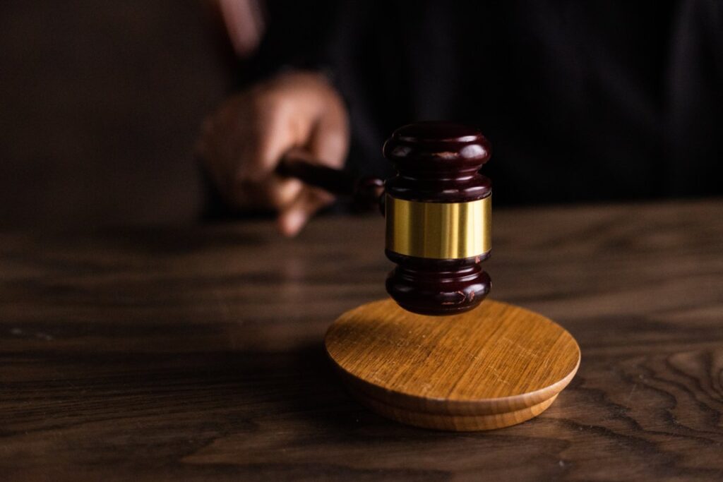 6 exagentes de Misisipi admiten haber torturado a 2 hombres negros