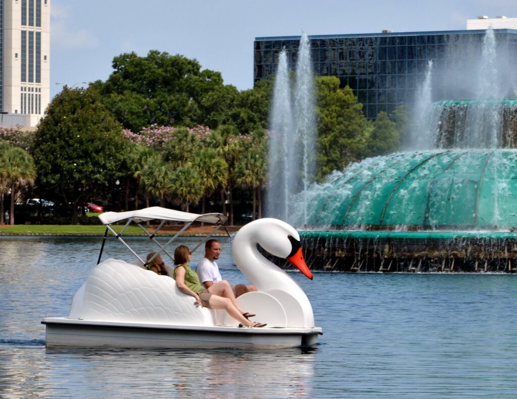 Inauguran la expansión del parque Lake Eola