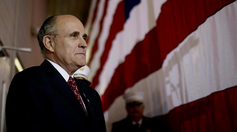 Giuliani perdió demanda contra dos funcionarias a las que acusó de amañar las elecciones de 2020