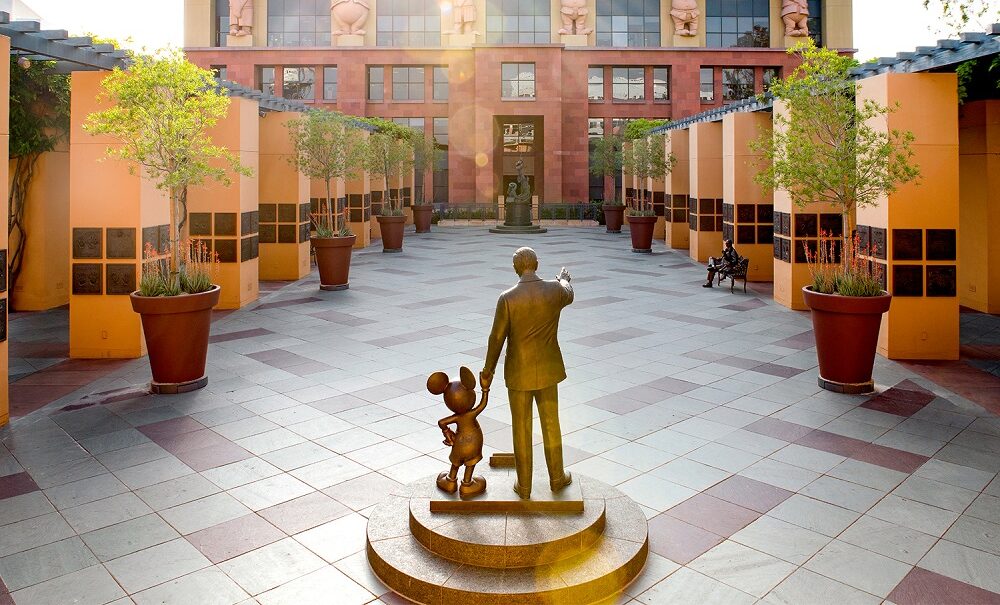 Empleados de Disney afectados por nuevas políticas recibirán un estipendio anual de US$ 3 mil