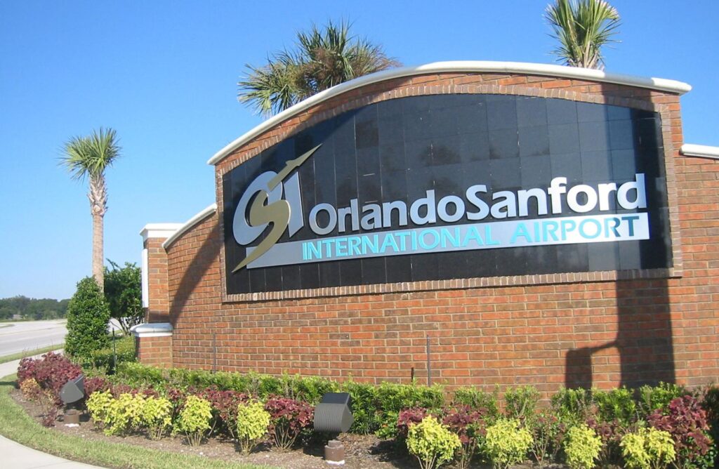 Avioneta se volcó en el Aeropuerto Internacional Sanford de Orlando