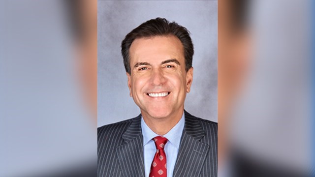 DeSantis suspende del cargo al Comisionado de la ciudad de Miami arrestado por lavado de dinero