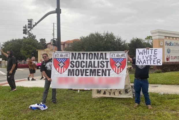 Autoridades arrestan a un manifestante neonazi en Orlando