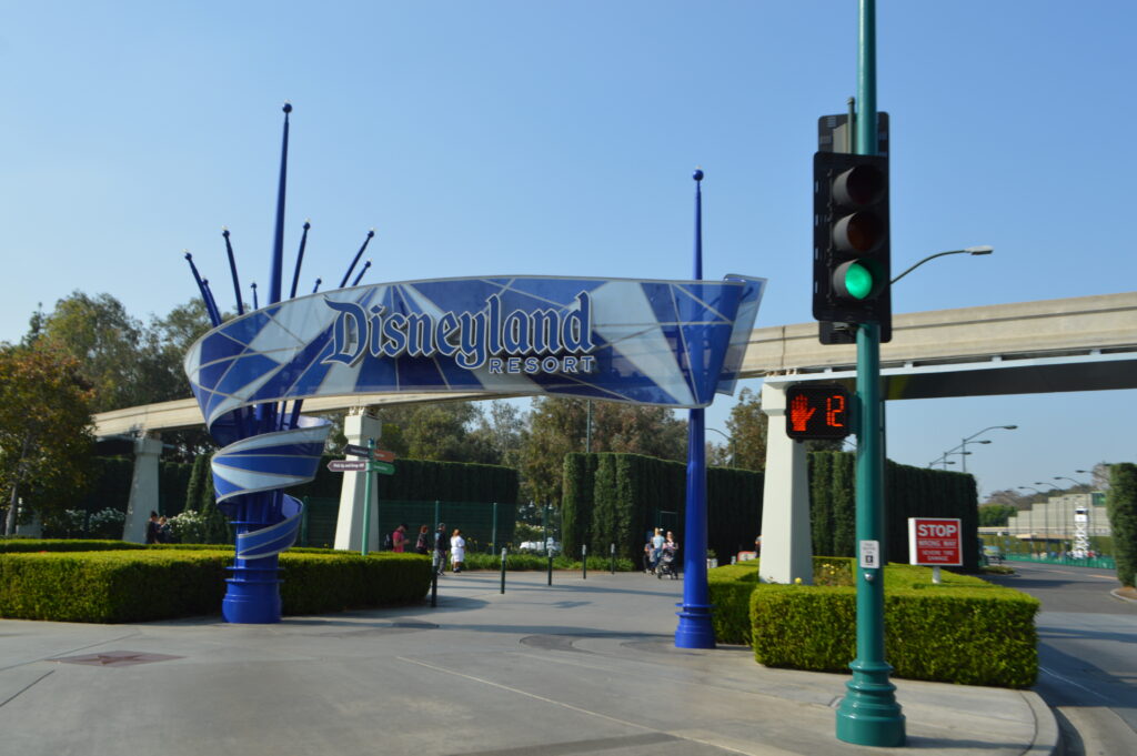 Disney World aumentó precios de los pases anuales y del estacionamiento