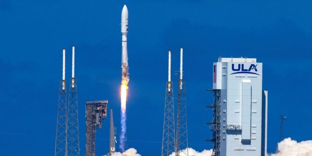 Amazon inició la carrera espacial con el lanzamiento del prototipo de la misión Proyecto Kuiper