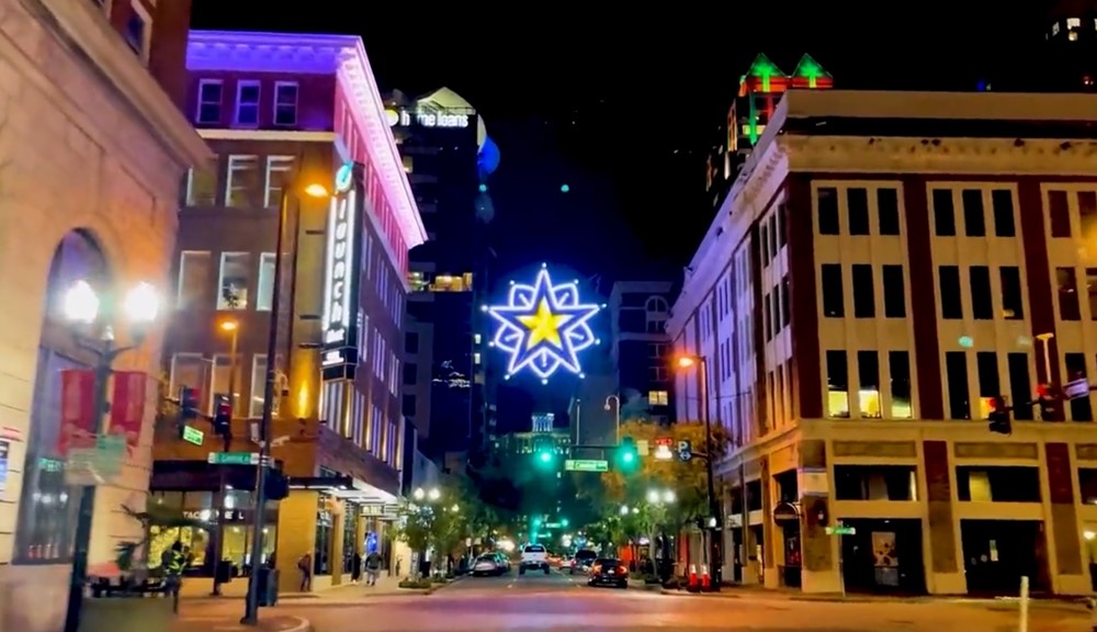 El personal de la ciudad transportará la estrella en un remolque al lugar donde se ensamblará en la intersección (Cortesía City Orlando)