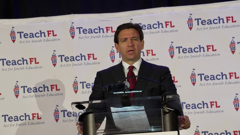 De ganar la presidencia, DeSantis reemplazaría Obamacare porque no ha funcionado