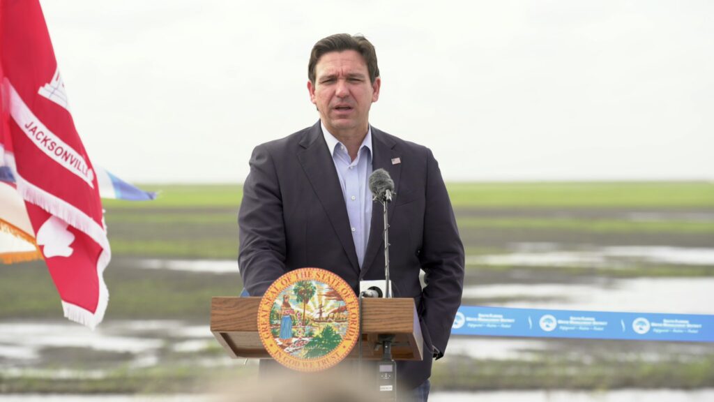 Gobernador de Florida pide reformas constitucionales que incluyen límites de mandato y presupuesto equilibrado
