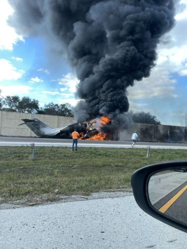 (+Video) Lo que se sabe del accidente de la avioneta en la I-75 de Naples donde murieron 2 pilotos