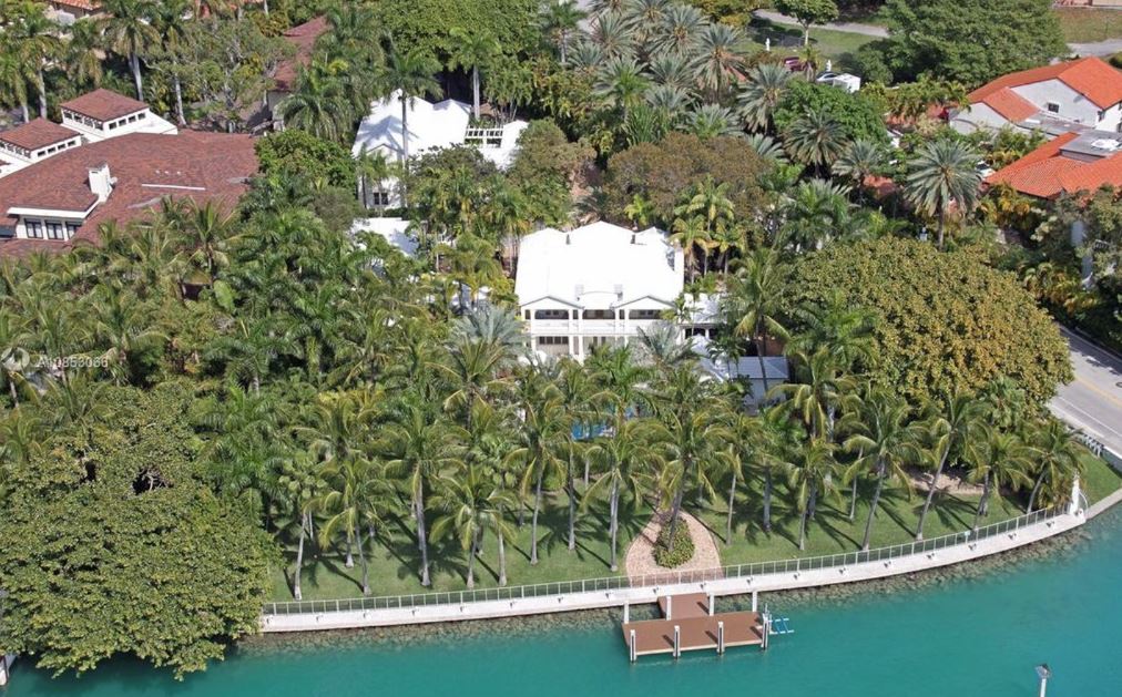 Agentes federales allanan propiedades de Diddy incluyendo su mansión de Miami