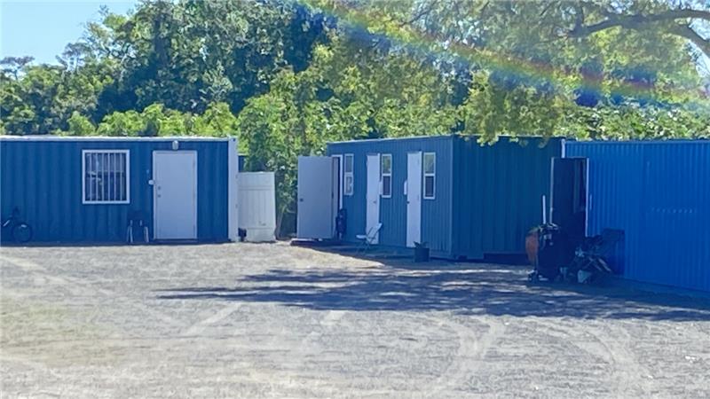 Condado de Orange impuso orden judicial de desalojo a un refugio para personas sin hogar que funcionaba sin licencia