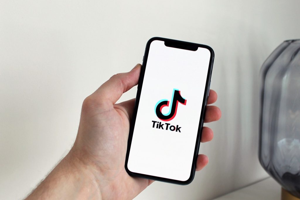 Trump advierte que prohibir TikTok daría más poder a Meta
