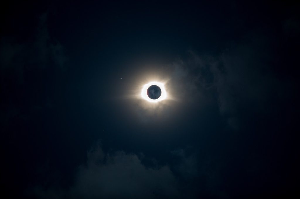 Eclipse solar del 8 de abril será visible parcialmente en Orlando