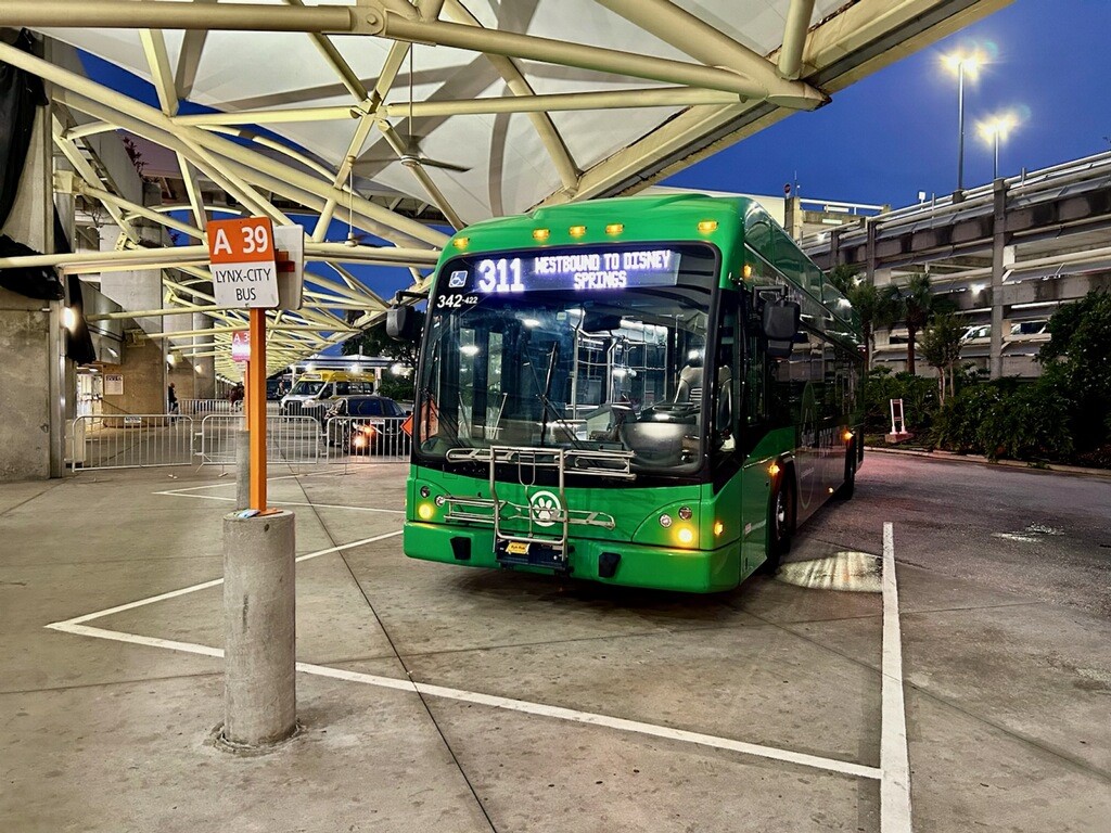 LYNX lanzó nueva ruta de autobús entre MCO y Disney Springs
