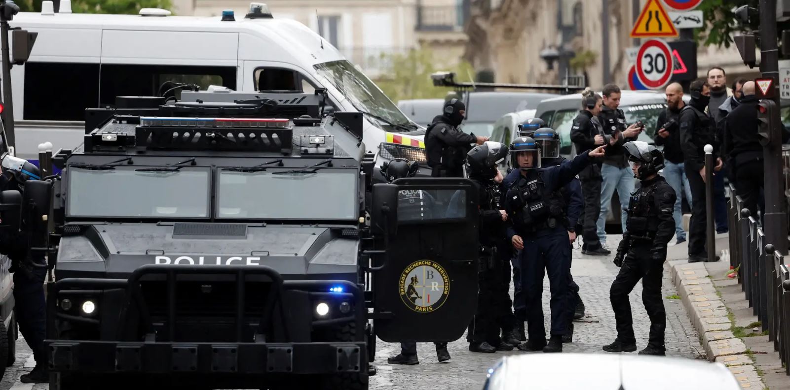 Detienen a un hombre en el consulado iraní de París que habría querido detonar explosivo