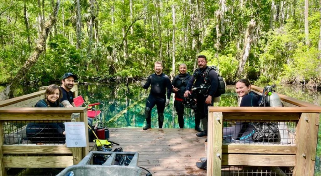Te has preguntado todo lo que pudo haber caído al fondo del Río Wekiva en las últimas décadas