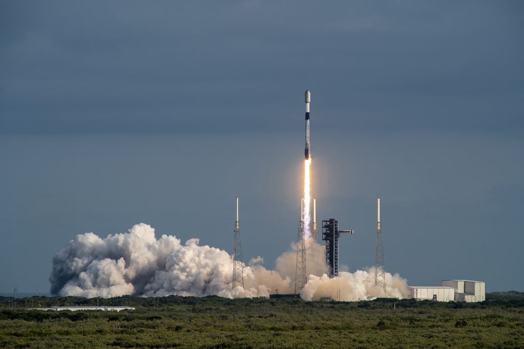 SpaceX lanzó una nueva misión Starlink desde Cabo Cañaveral