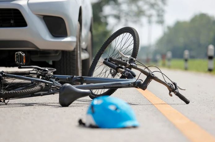 Mujer se entregó a la Policía un año después de atropellar a un ciclista en Lakeland