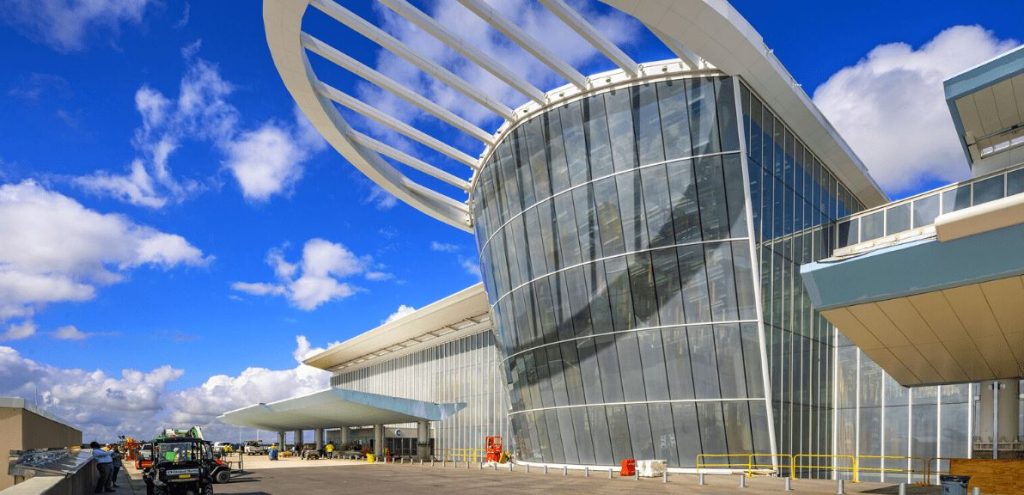 Terminal C del Aeropuerto de Orlando fue reconocido con el premio al Mejor Programa de Concesiones