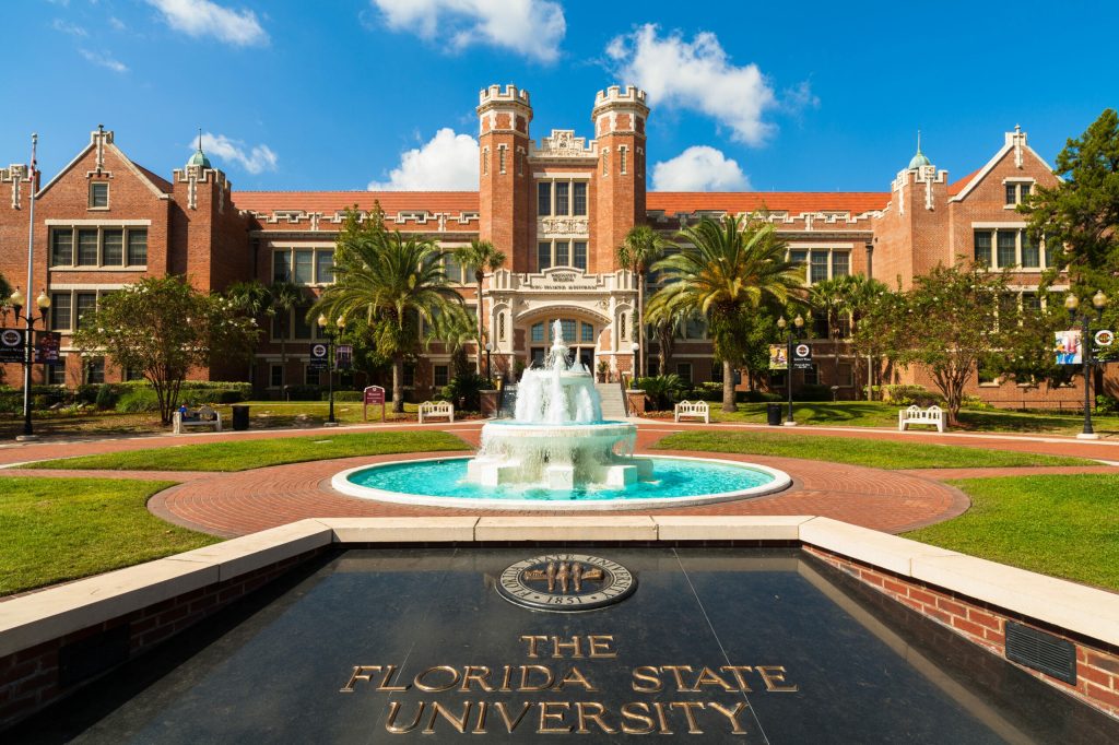 Estudiantes chinos de la Universidad de Florida enviaron drogas y toxinas de enfermedades a China durante 7 años