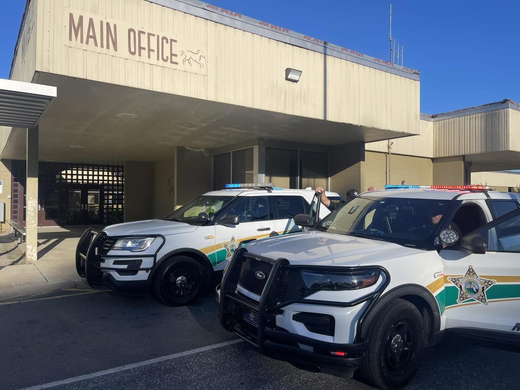 Un hombre muerto tras tiroteo afuera de una escuela secundaria del condado de Marion