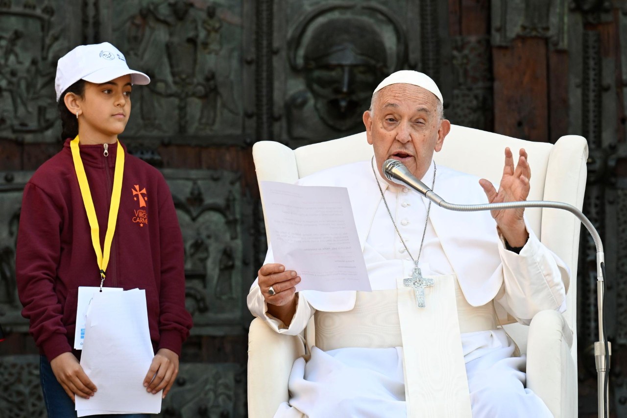 El papa se disculpa por usar la palabra "mariconeo" en una reunión a puerta cerrada