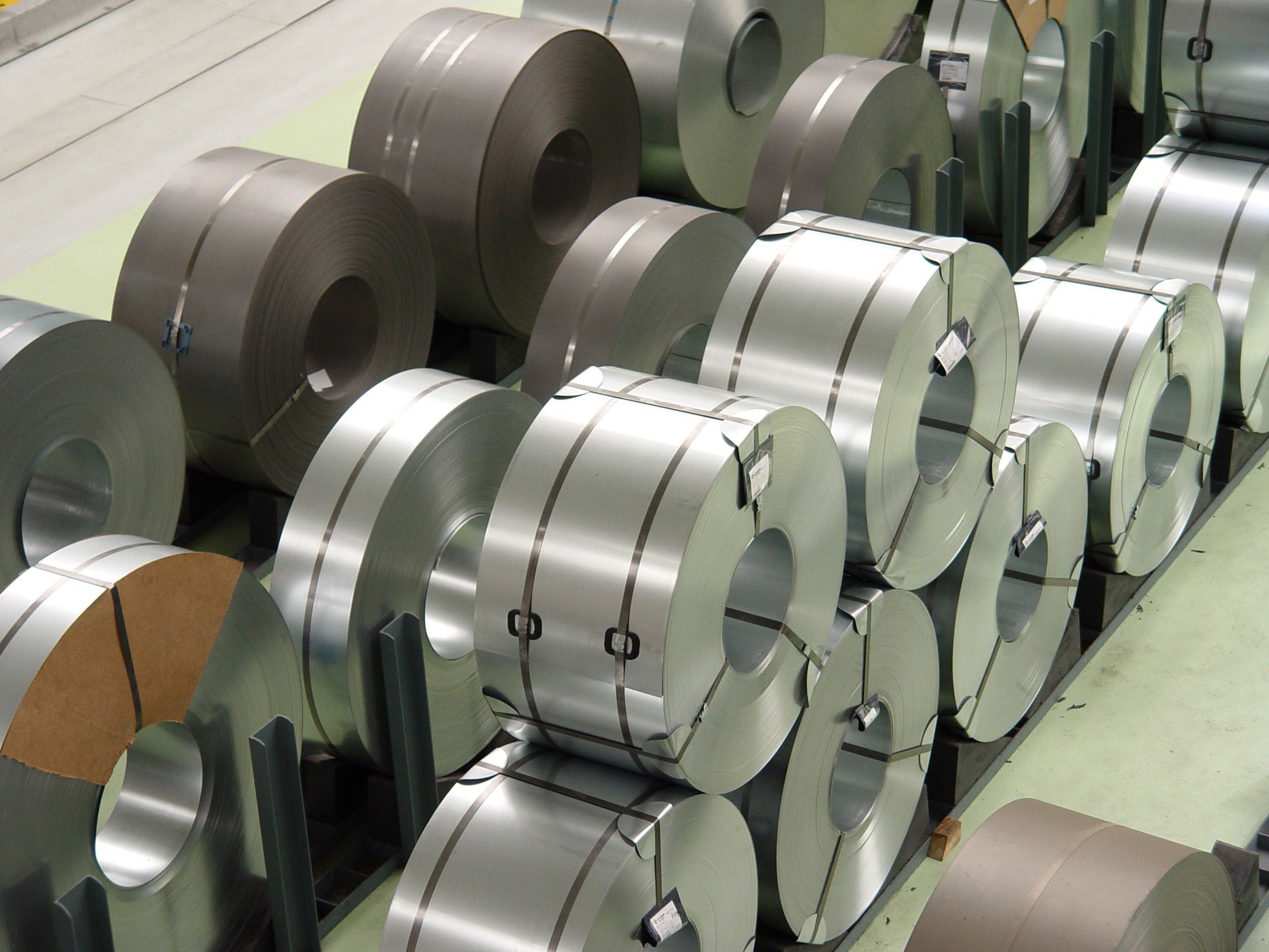Producción industrial de EEUU se estancó en abril tras dos meses consecutivos de subidas