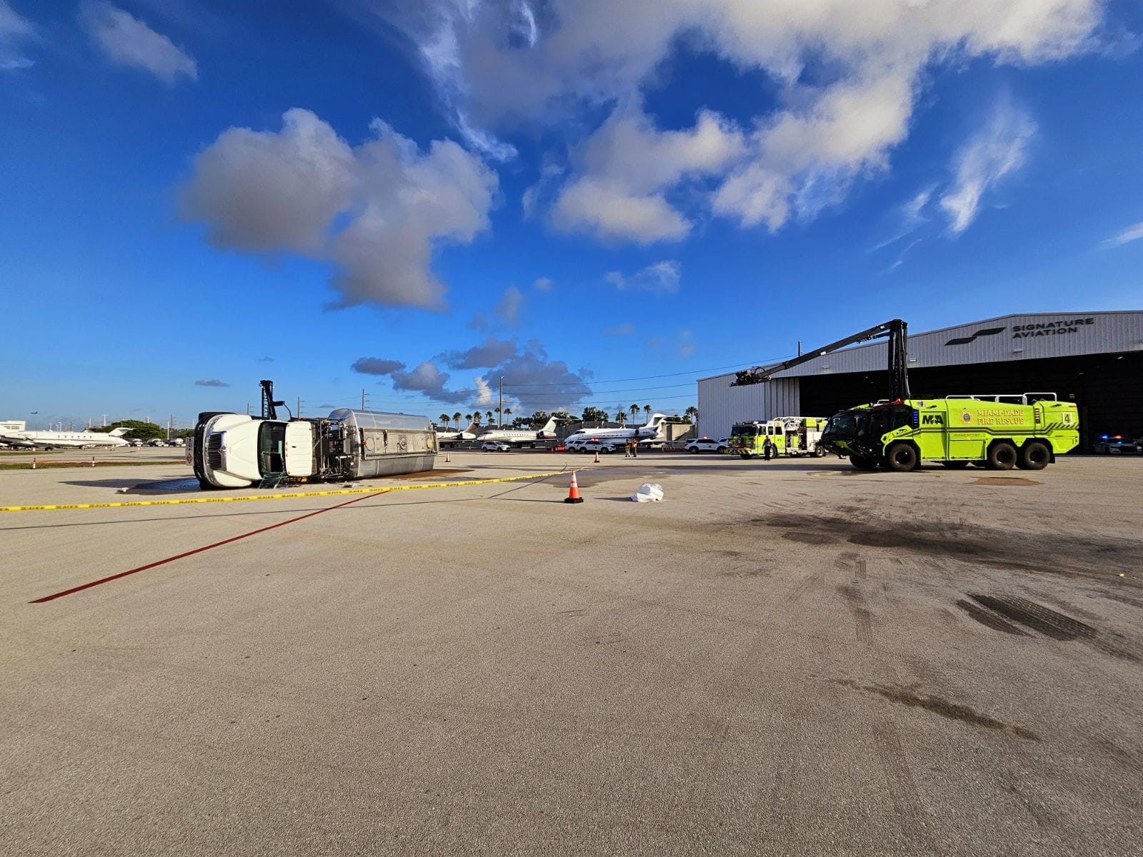 Volcó camión de combustible en Miami-Dade
