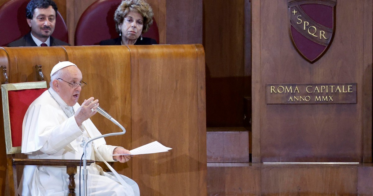 Medios italianos aseguran que el Papa volvió a referirse al "ambiente de mariconería" en el Vaticano