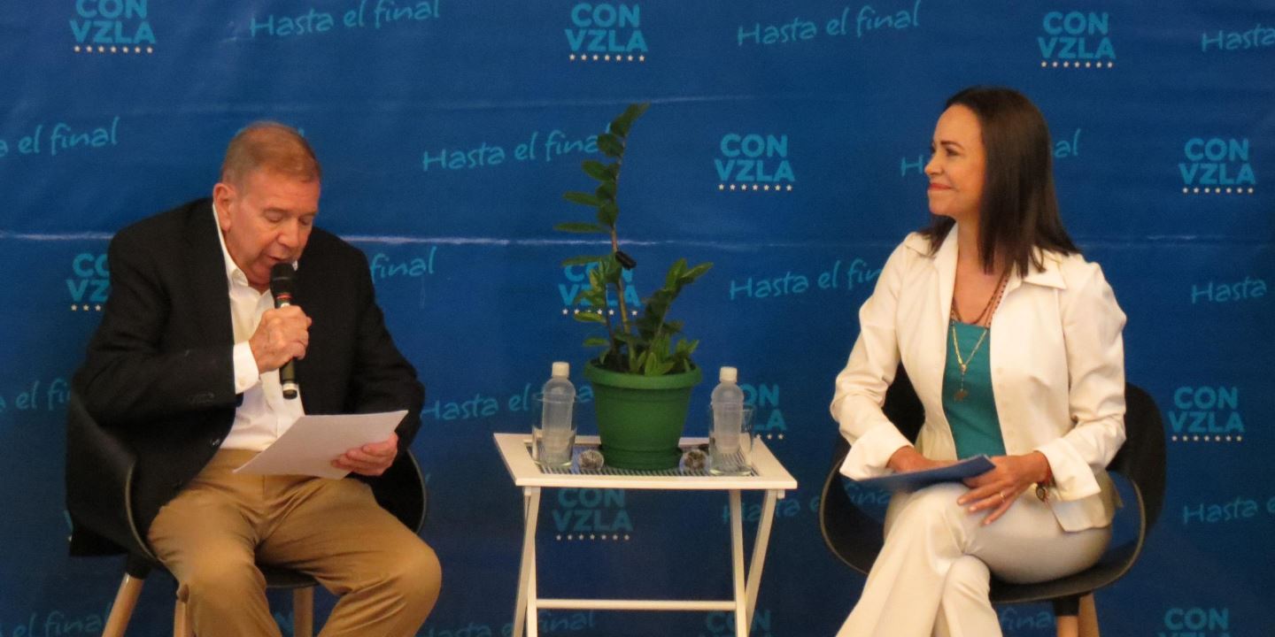 María Corina Machado y Edmundo González firman un acuerdo de transición hacia la democracia
